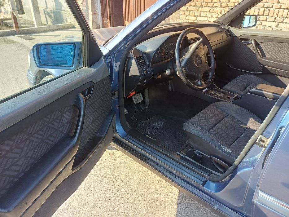 Mercedes-Benz 180c 1993 yil