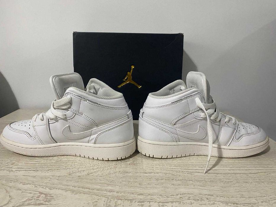 Nike Air Jordan 1 Mid Marime 35.5