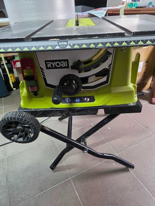 Fierastrau circular de masa Ryobi RTS1800EF-G