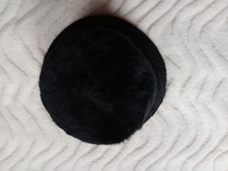 Продавам шапки за сезона