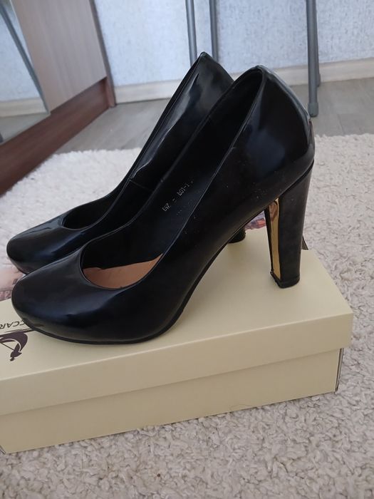 Продам туфли 38 размер