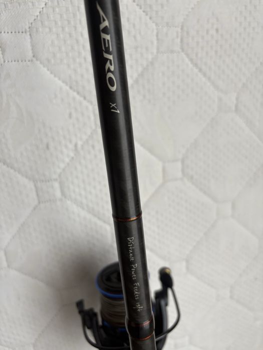 Vand 2 lansete Shimano Aero X1 3.96 120g cu 2 mulinete strategist7000