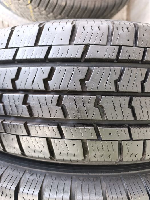 Anvelope de iarnă 215 75 16c Goodyear dot 2018