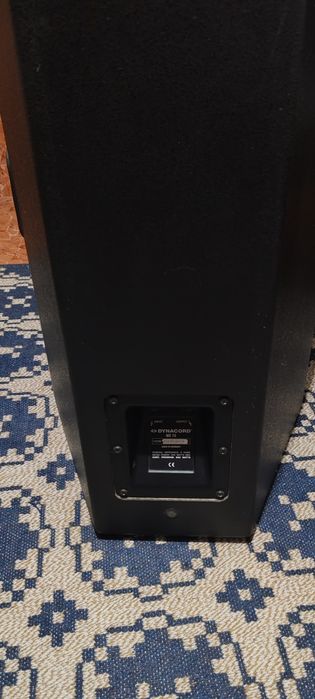 Vând boxa dynacord pe 15 toli.