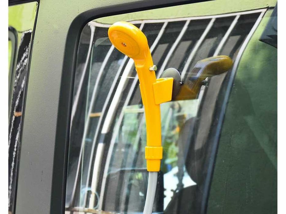 Преносим къмпинг душ с помпа – 12V за автомобил и външна употреба