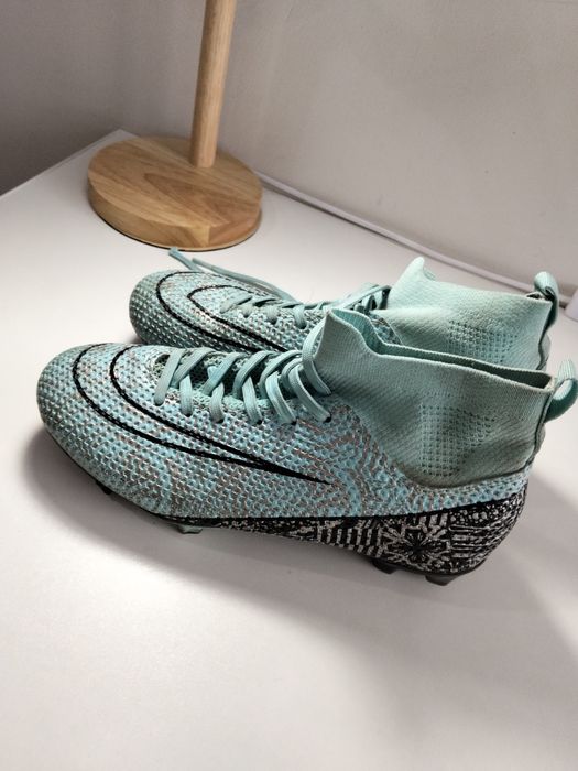 Продам бутсы Nike 37-38 размер