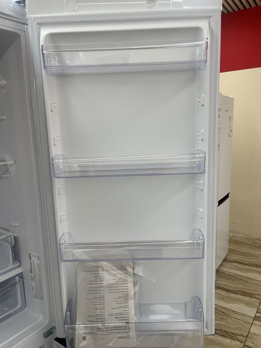 Холодильник indezit