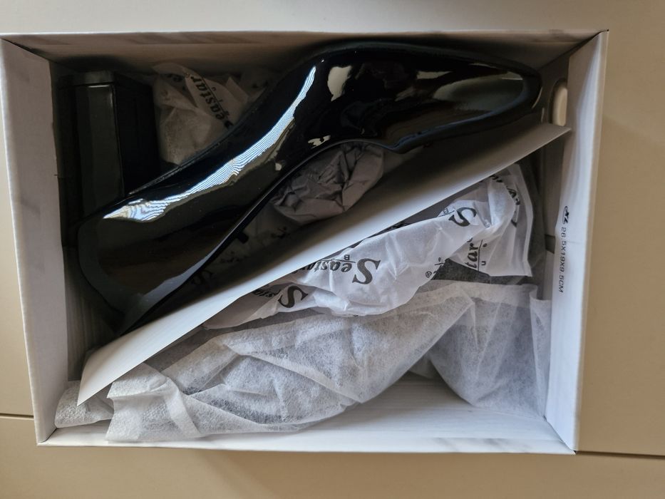 Дамски елегантни обувки Лак Нови 39 размер