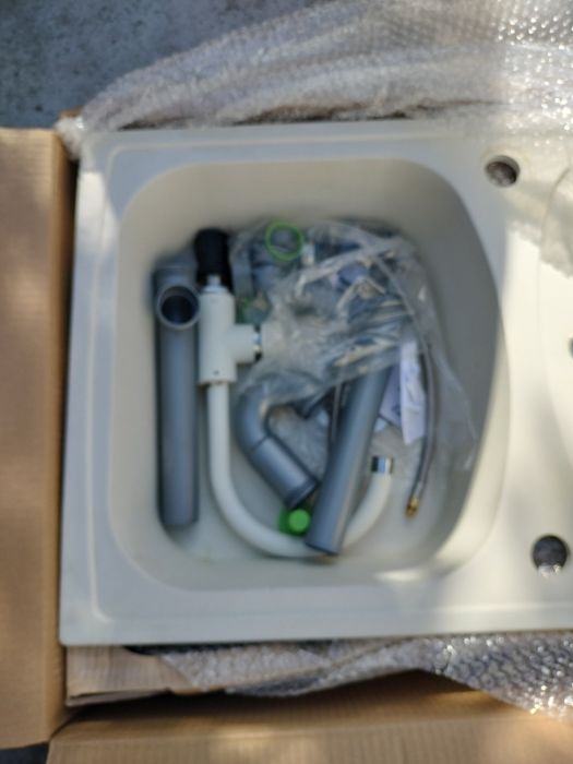 vând chiuveta Ferro stare foarte buna