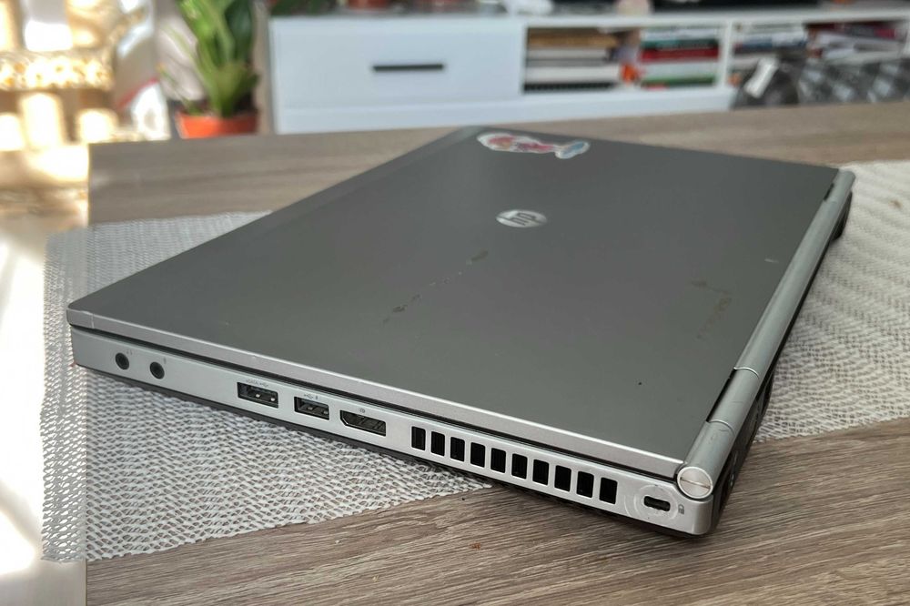 Laptop HP EliteBook 8470p i5-3320M – defect, fără HDD/RAM