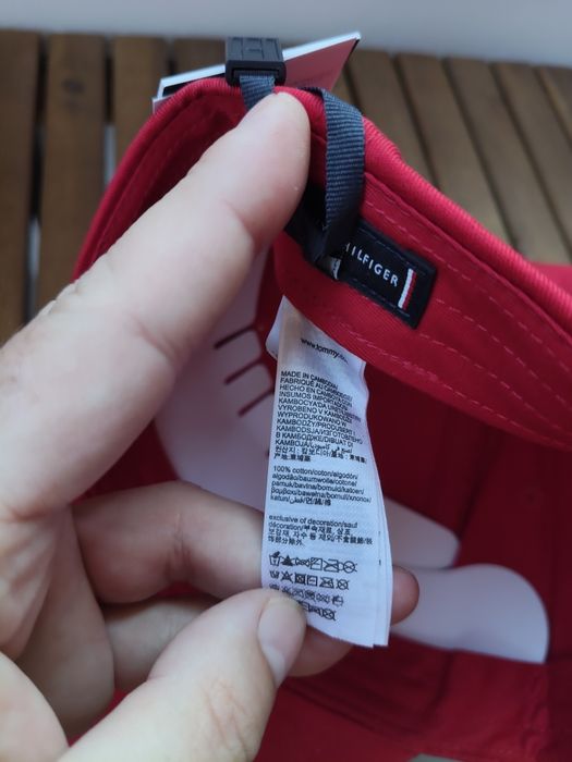 Tommy Hilfiger șapcă roșie unisex cu logo brodat mic mărime universală noua