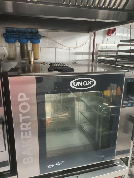 Cuptor Unox Patiserie 6 tavi Pe Gaz