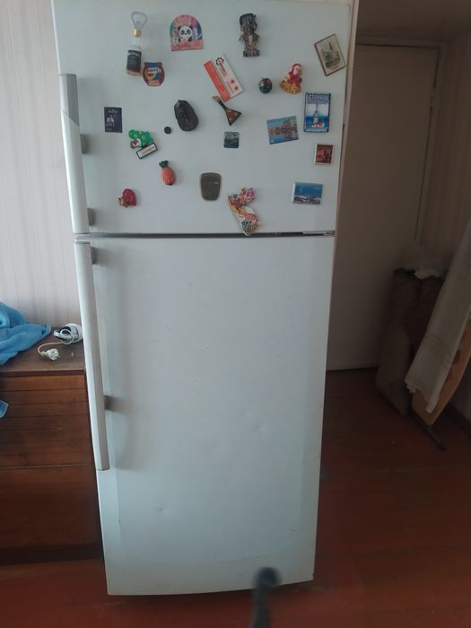 Холодильник двухкамерный