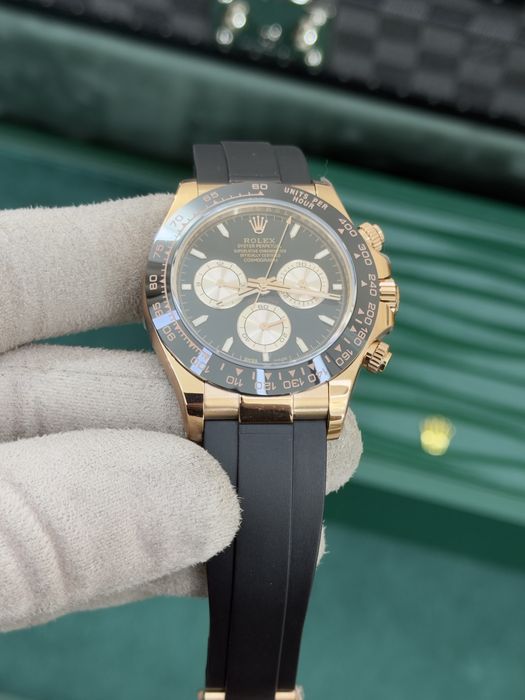 Rolex Cosmograph Daytona 40mm Everose Gold – Black Dial, Oysterflex