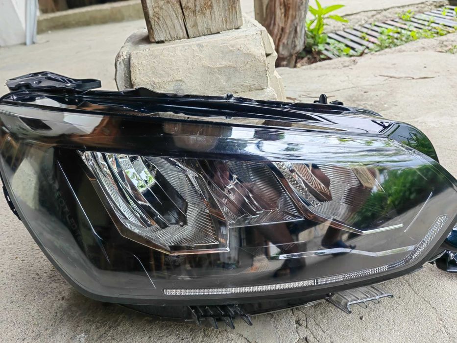 Фар Peugeot 208 LED десен / Фар Пежо 208 LED / Фар Peugeot 2008 / Фар Пежо 2008 LED Оригинален