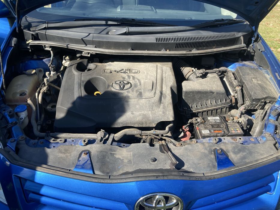 Тойота аурис/toyota auris 1.4D4D 90кс 09-12г