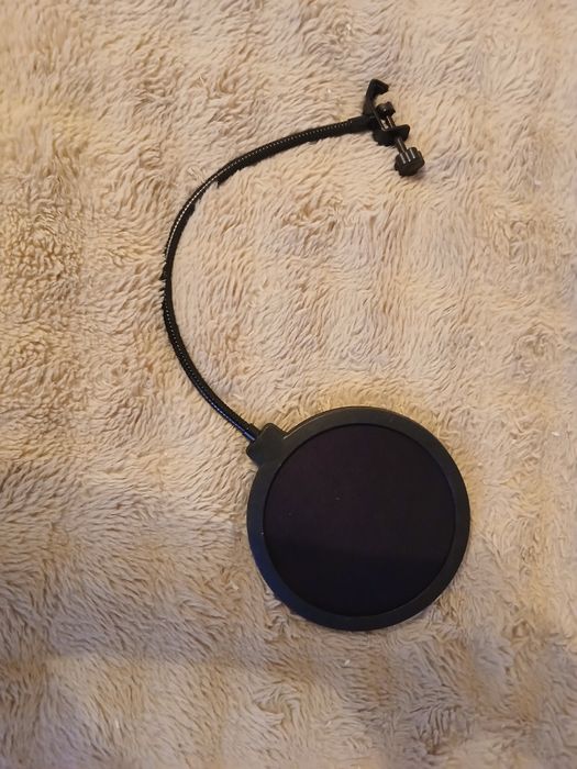 МИДИ клавиатура, Беринджир и шумозавеса для микрофона.