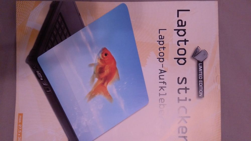 Sticker laptop 27,5 x 36,5 cm / 17 inch max, diverse modele - NOI