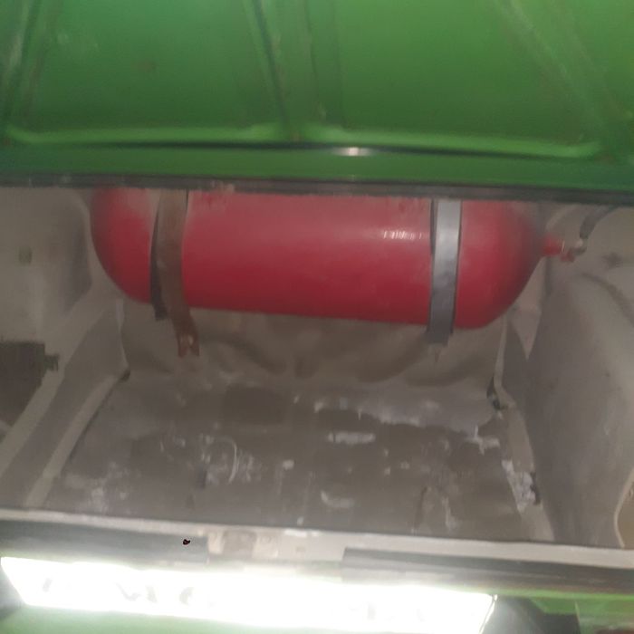 Vaz 2106 sotiladi kraska radnoy  metani bor  yili 1983