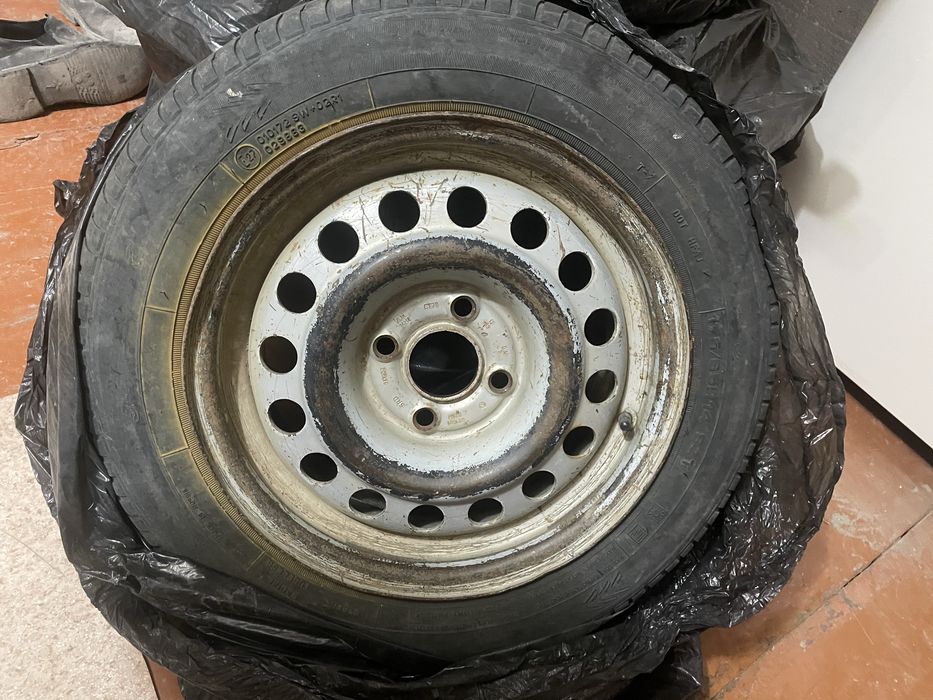 Продам шину с диской