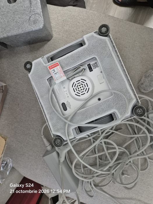 Robot de curatare geamuri Dreame C1