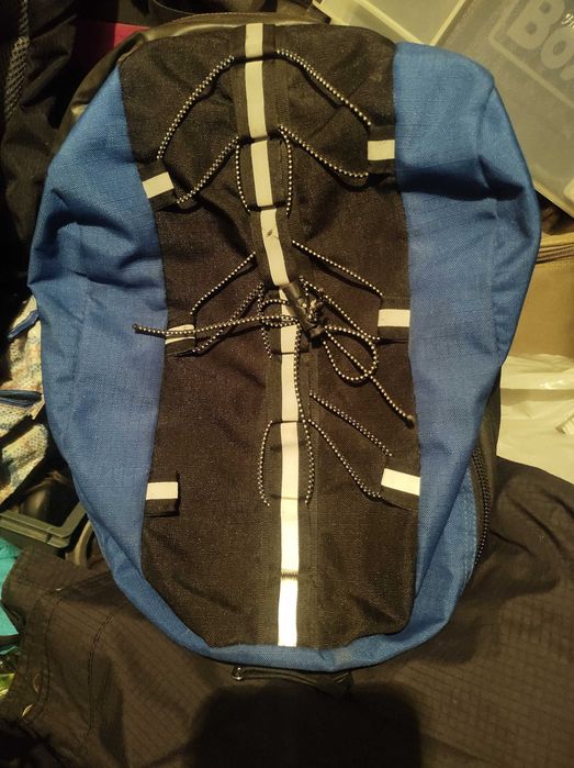 Продавам туристическа раница