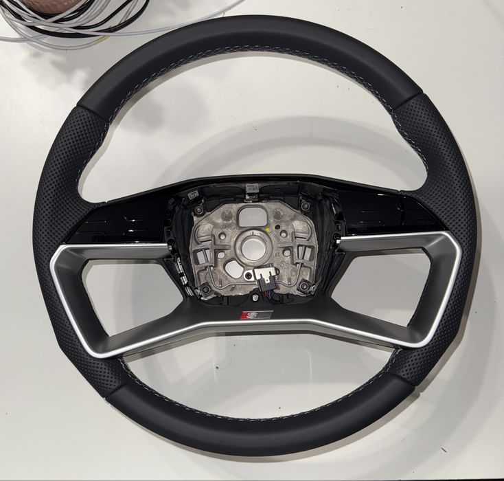 Volan Audi A5/Q3/Q4/Q5/Q6 2025 4 Spite S-Line si Non S-Line Incalzire