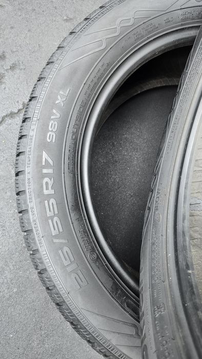 2 anvelope iarnă Nokian 215/55/17 transport inclus