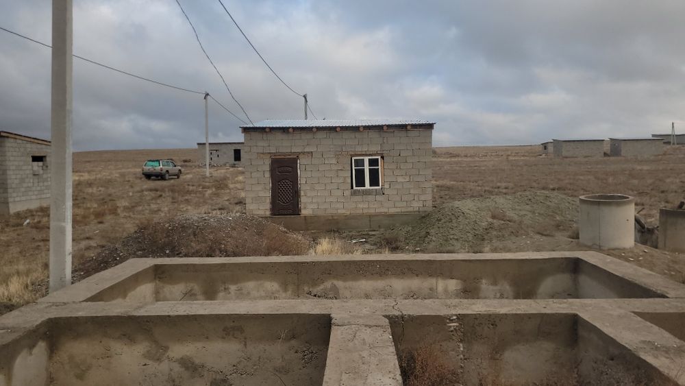 Продаётся времянка с фундаментом для большого дома