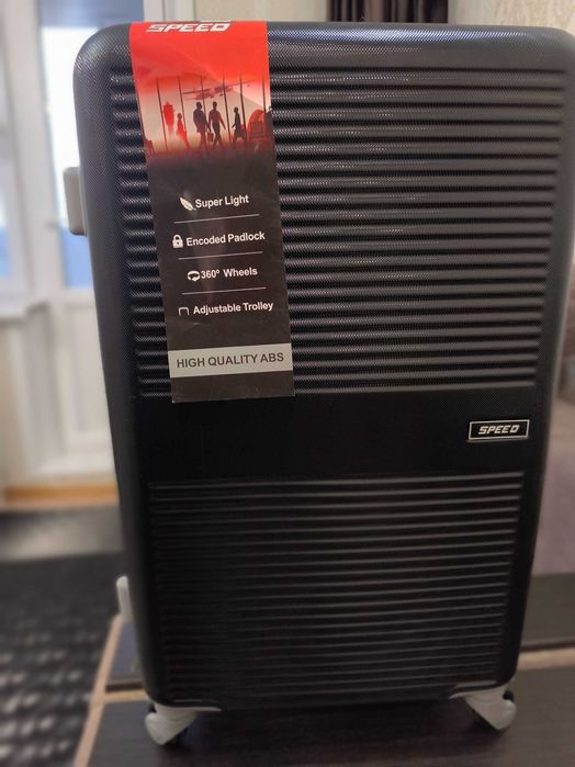 Продам дорожные чемоданы с Дубая.