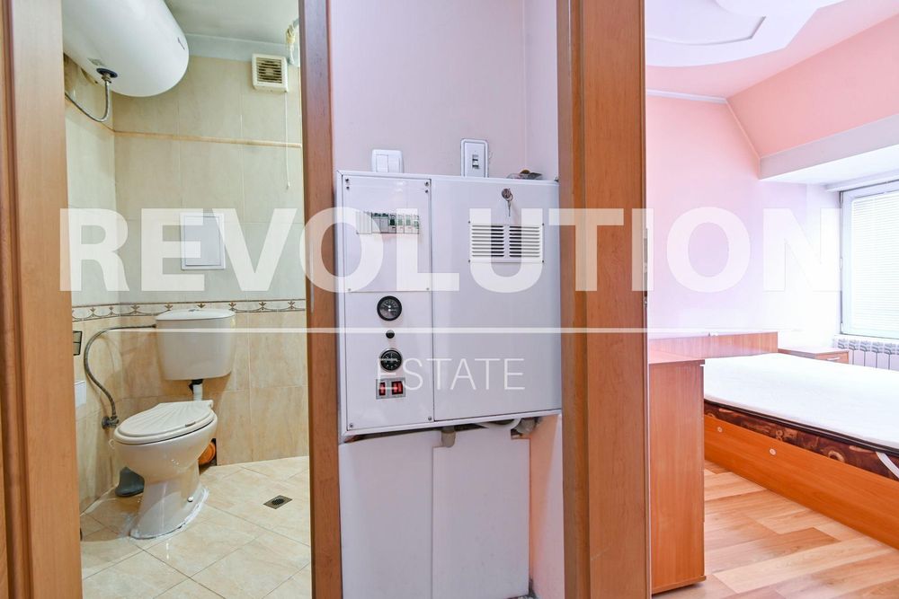 Дава се под наем Двустаен апартамент в София, Зона Б-18 - 70 кв.м за 598.23 € - Снимка #9