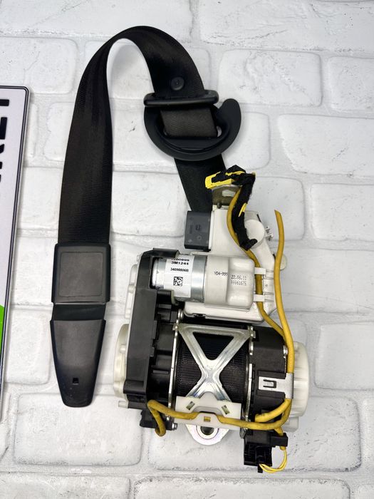 Предни колани AUDI A6 A7 C7 4G 34090806B Гръмнали