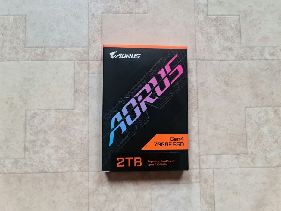 продам новый ssd m2 GIGABYTE AORUS Gen4 7000E 2 tb