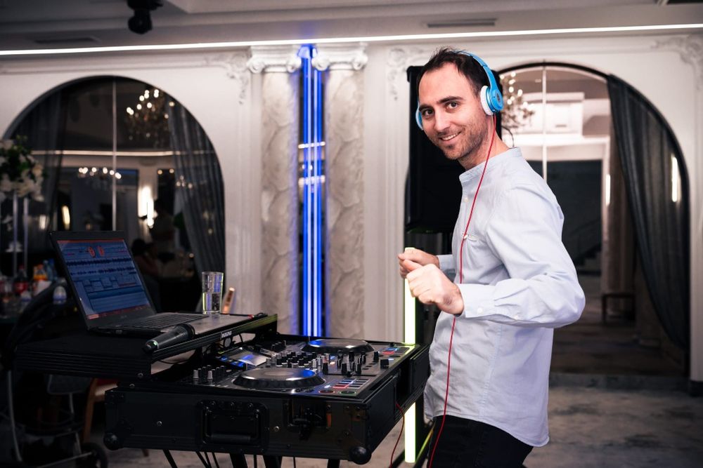 DJ evenimente nunta botez cununie pachet Foto Video DJ București