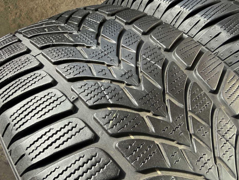 # 2x Anvelope iarna 225/50 R17 - Dunlop Sp Winter Sport 4D