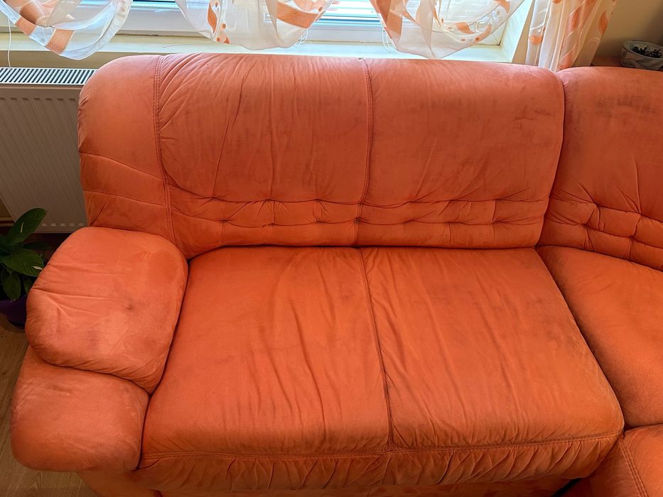 Ъглов диван с табуретки