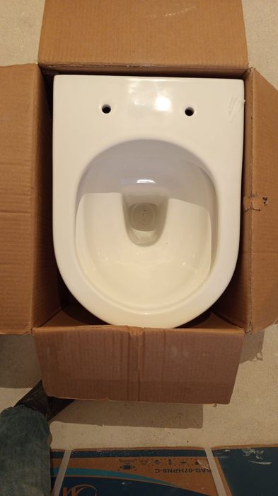 Продается новый унитаз