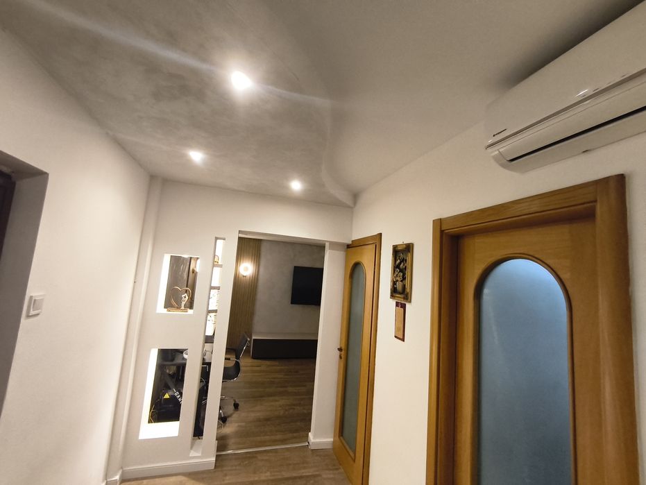 Vând apartament cu 3 camera Strada Privighetorii