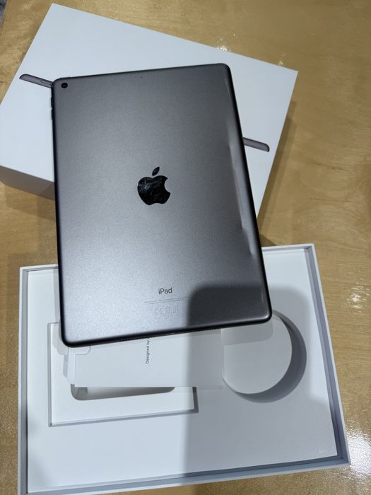 Продам ipad Apple(7 generation).