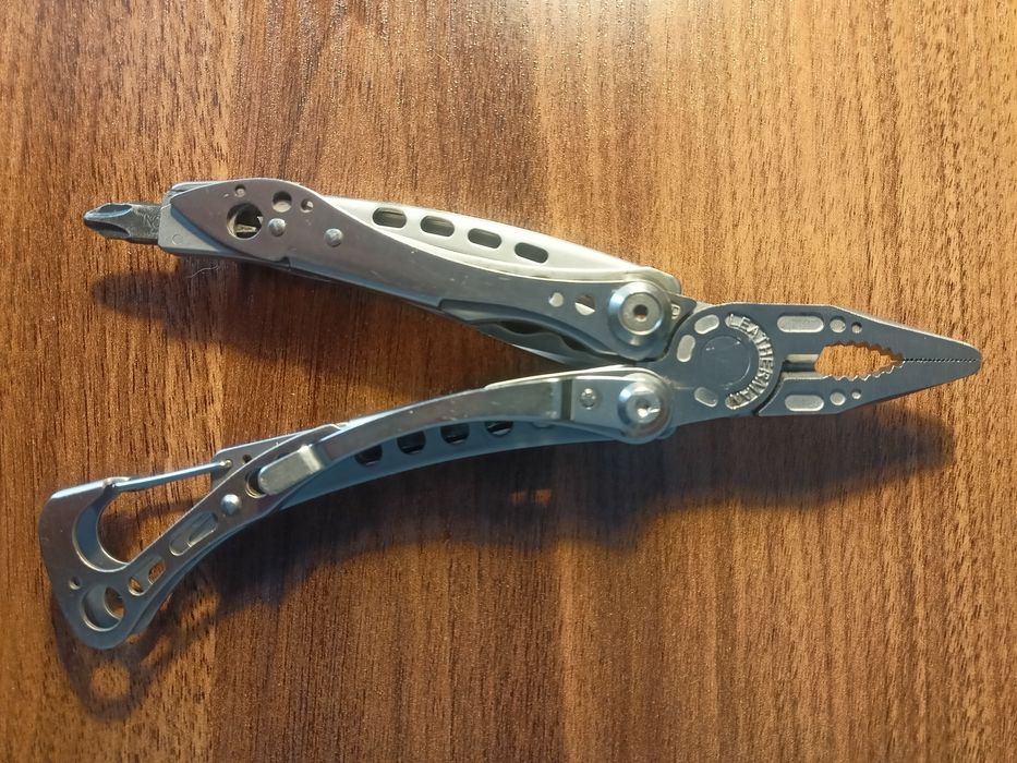 Мультитул Leatherman Skeletool.