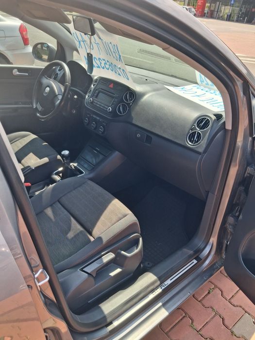 Inchiriez Golf 5 Plus 1.9 diesel