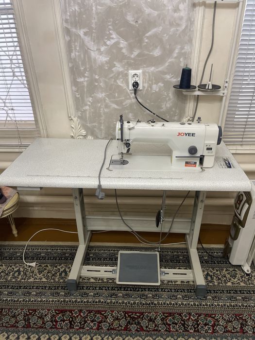 Joyee toʻgʻri chok moshina.