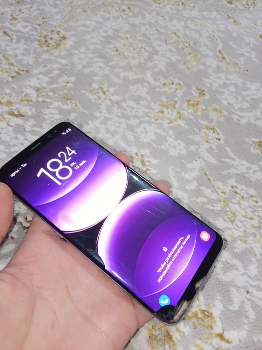 SAMSUNG S8 в хорошем состаяний
