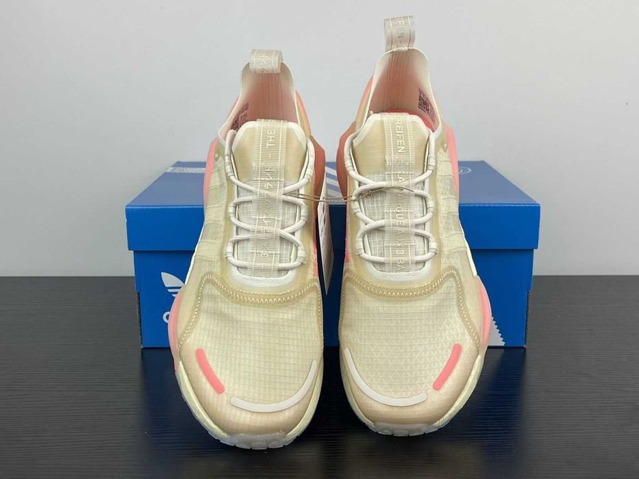 Оригинални спортни обувки ADIDAS NMD V3 размер  EU38