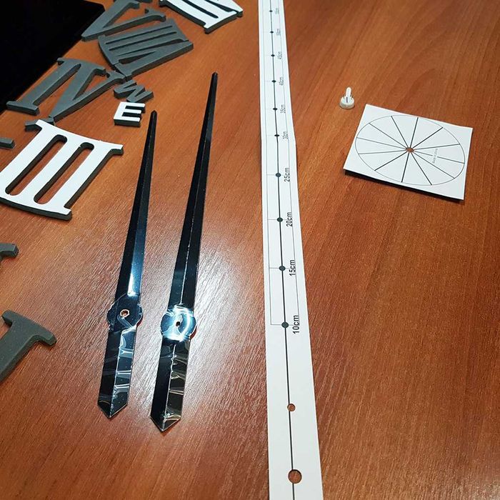 Большие настенные 3D часы.