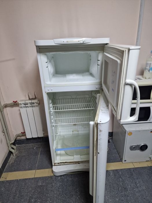 Холодильник Indesit