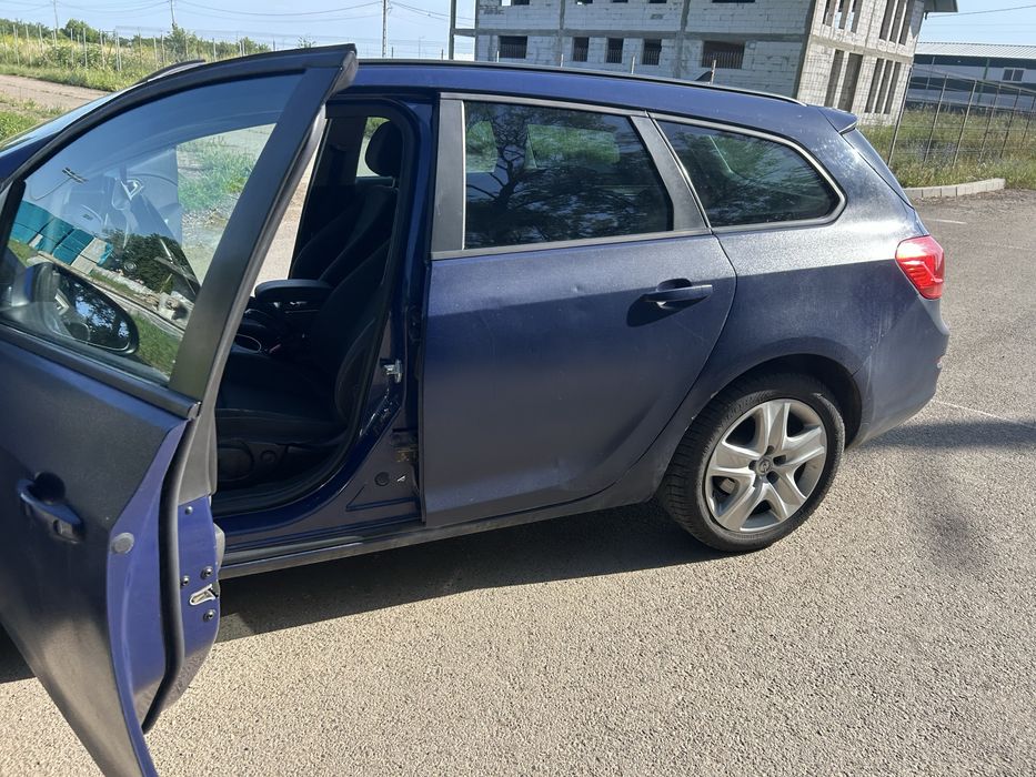 OPEL Astra 2011 — imagine 4