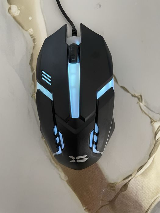 Продаю абсолютно новую игровую клавиатуру в комплекте с мышкой