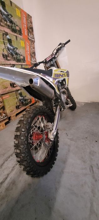 Cross 250cc 4 timpi de la BNK moto pe injectie