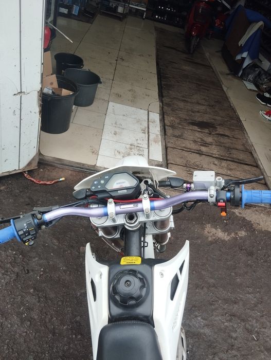 Мотоцикл эндуро 06